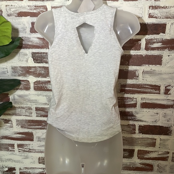 Top - Picture 2 of 5